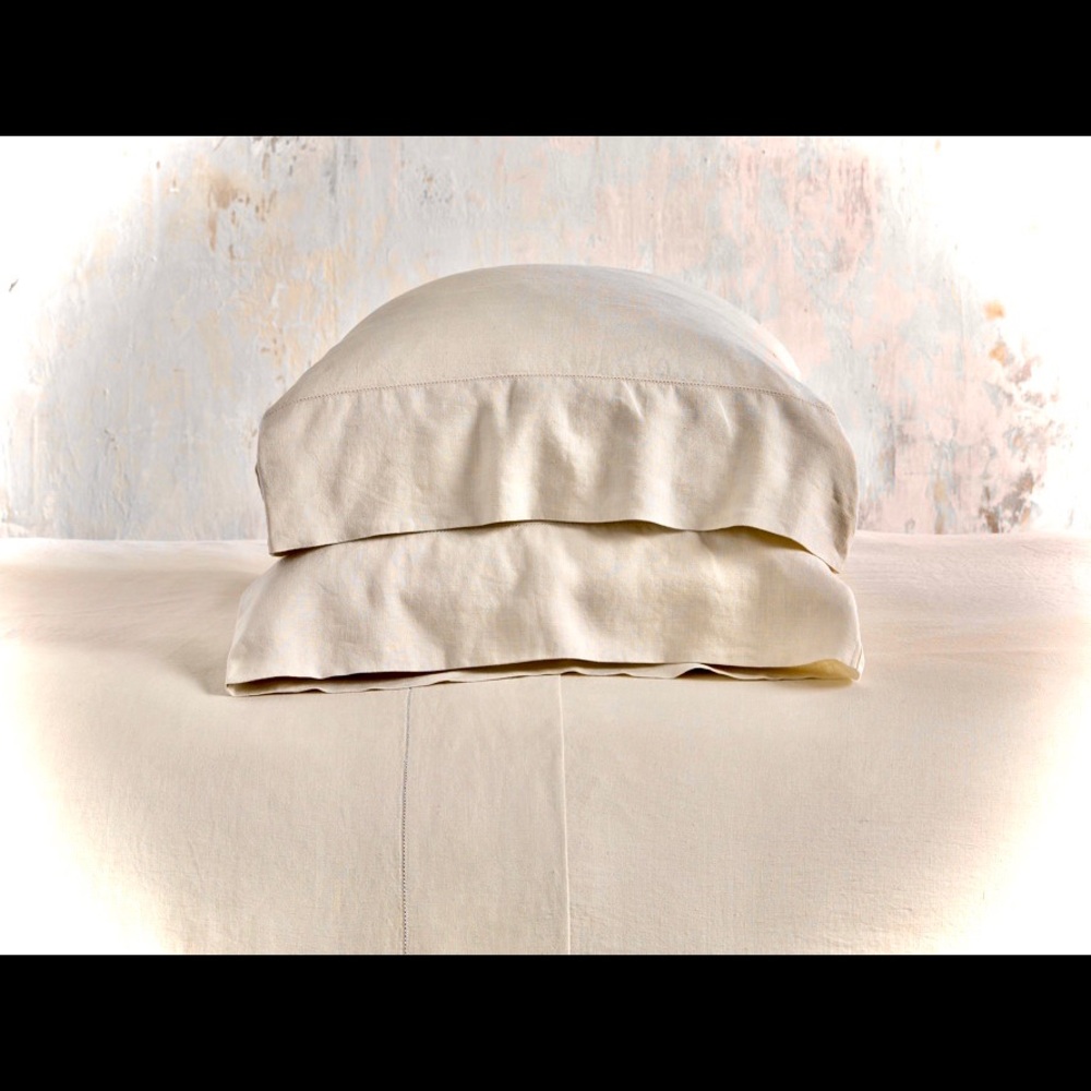 NEW TWO Arhaus Italian Linen Pillowcase Set - Picture 8 of 8